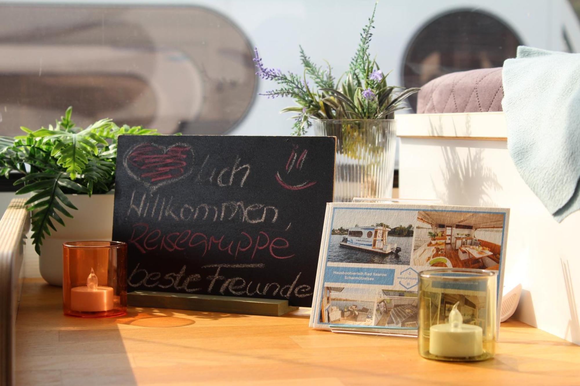 Wohlfuehlboot Hausboot - Festlieger Im Hafen Bad Saarow - Wc An Bord, Dusche An Land Hotell Exteriör bild